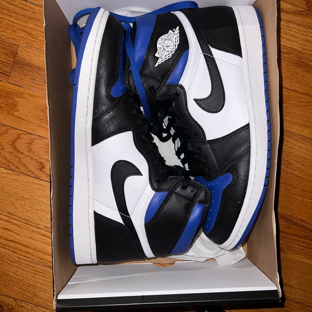 Jordan 1 hyper royal size 11m